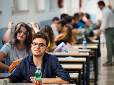 Scuola, torna lo scritto di italiano alla maturità 2022