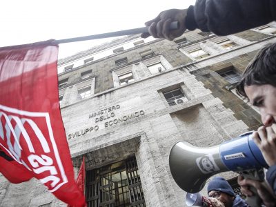 Terzo Capodanno senza lavoro per gli ex-Almaviva