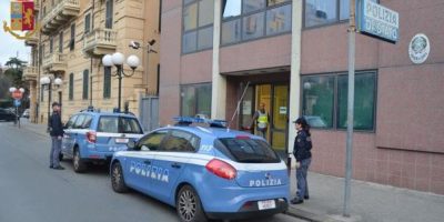 Sul bus, a 88 anni faceva da palo al “soc...