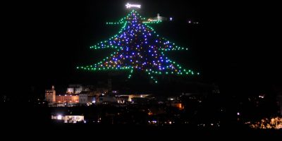 Gubbio ha l’albero di Natale da guinness ...