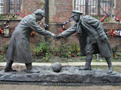 Il Natale in trincea del 1914: quando la guerra si fermò