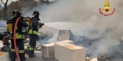 Liguria: corpo carbonizzato in una baracca in f...