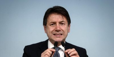 Conte: nessun rimpasto di governo. Di Maio: chi...
