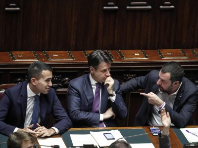 Caso Diciotti, si decidono i destini di Salvini e del Governo