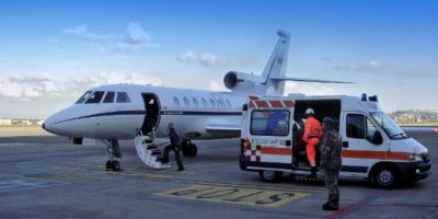 Neonata in pericolo di vita vola da Cagliari a ...