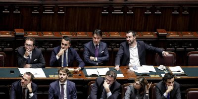 Via libera del Governo a reddito e pensioni: si...