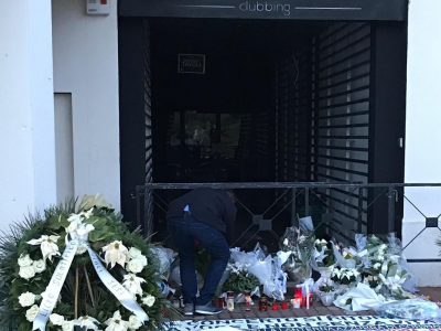 Sfera, una mamma gli rinfaccia “hai 6 morti sulla coscienza, evita foto da idiota”