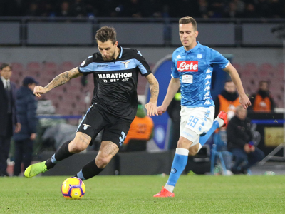 Calcio, il Napoli supera la Lazio e va a 6 punti dalla Juve
