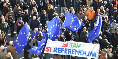 Si Tav a Torino, 30 mila chiedono di decidere. ...