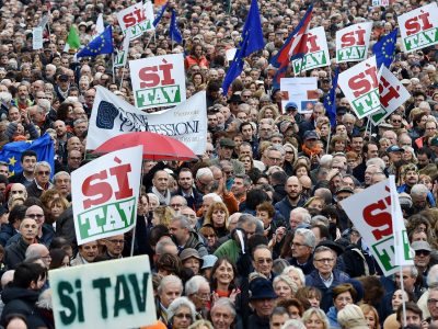 Torino in piazza per chiedere al Governo una scelta sulla Tav