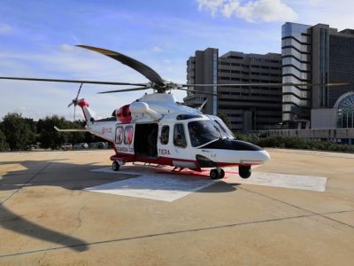 Nasce sulla nave e vola con la mamma in elicottero verso l’ospedale