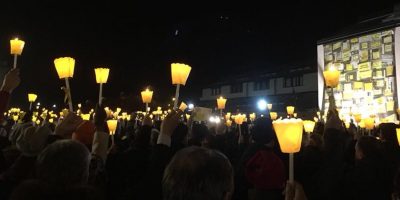 La memoria di Giulio Regeni illuminata da centi...