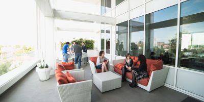 Felicità è… lavorare come accade in Zeta ...