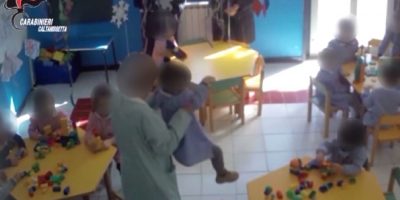 Bimbi maltrattati in asilo, arrestata una maest...