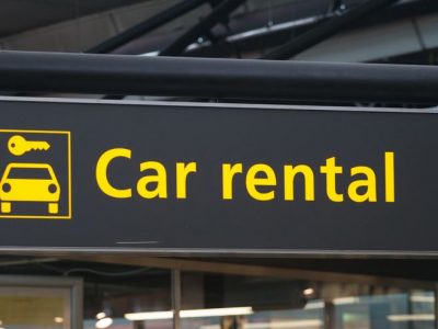 L’autonoleggio a breve termine “vola” soprattutto negli aeroporti