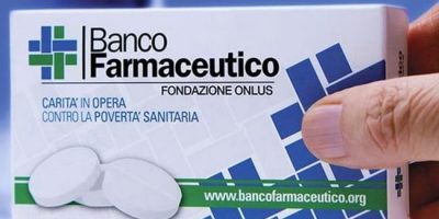 I poveri si possono aiutare donando loro dei fa...