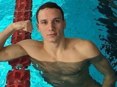 A un mese dalla sparatoria, Manuel torna a nuotare