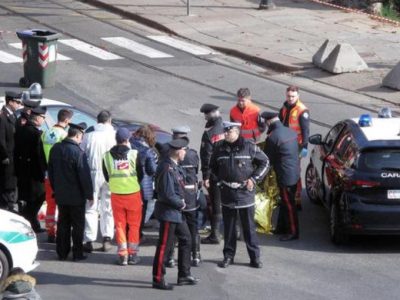 Caccia aperta all’omicida del giovane a Torino: l’identikit