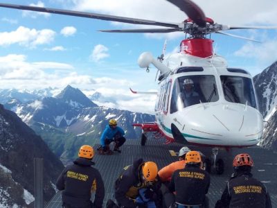 Alpinista polacco precipita per 400 metri sul Monte Bianco