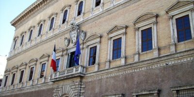 L’Ambasciatore francese rientrerà oggi a ...