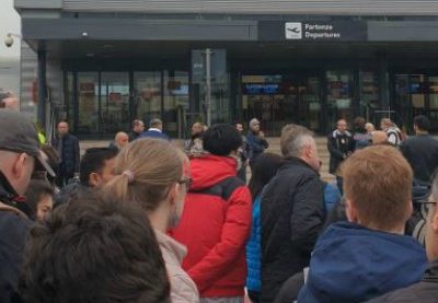 Magazzino in fiamme, evacuato lo scalo di Ciampino