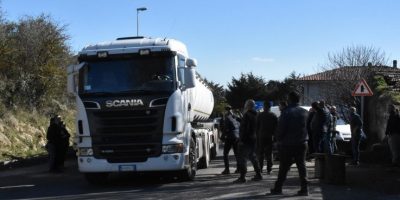 Assalto a un’autocisterna nel Nuorese. Ve...