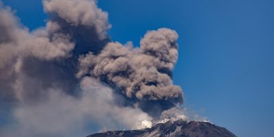 Spazio aereo chiuso su Catania per l’eruz...