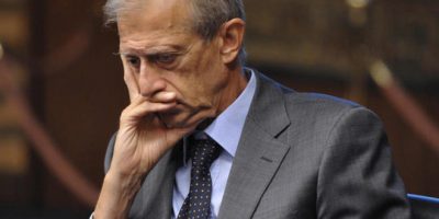 Piero Fassino vittima di un incidente a Orbetel...