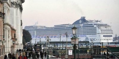 Le grandi navi da crociera non transiteranno pi...