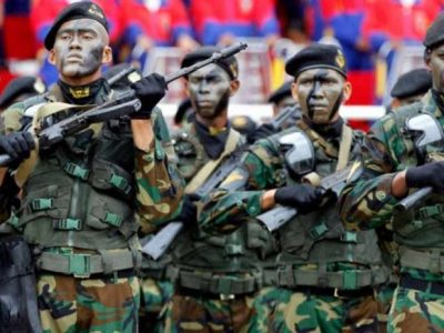 Sono già 120 i militari venezuelani che hanno disertato
