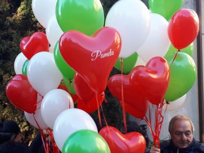 Macerata: palloncini tricolore prima dell’udienza per Pamela Mastropietro