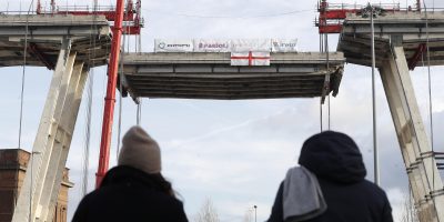 Genova tra i lavori di smontaggio del ponte Mor...