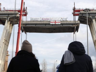Genova tra i lavori di smontaggio del ponte Morandi e la ricollocazione dei suoi abitanti