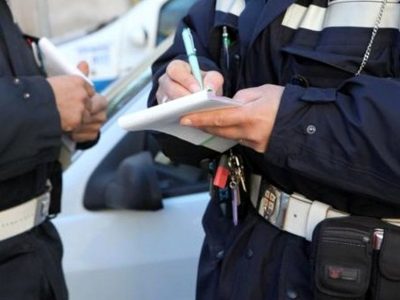 Smartphone e stato di ebbrezza, le sanzioni per chi è al volante