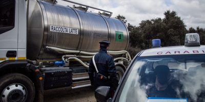 Nel Sassarese, data alle fiamme una cisterna de...