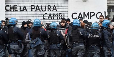 Sgomberato a Torino l’asilo occupato dagl...
