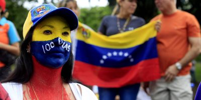 Militari venezuelani sparano sugli indio: una m...