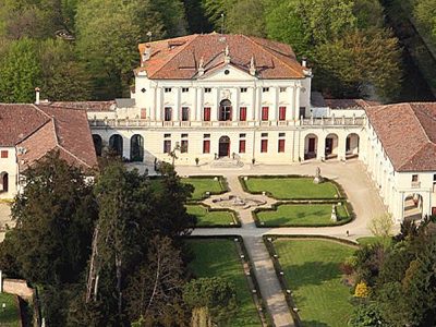 Italia Nostra spiazza tutti: ipermercati nelle antiche ville venete