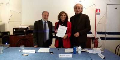 Università green con borracce al posto di botti...