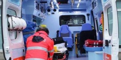 La Spezia: donna accoltellata dal marito in gra...