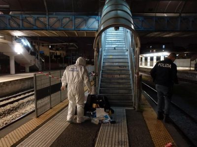 Violenza a una 24enne sulla Circumvesuviana, tre fermi