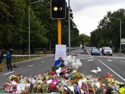 Il bilancio delle stragi nelle due moschee è di 50 morti