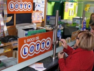 Addio reddito cittadinanza se al gioco si vincono oltre 6.000 euro