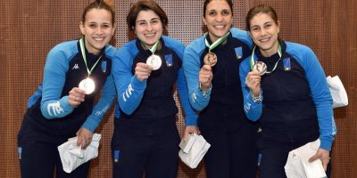 Scherma: pioggia di medaglie per le squadre azz...