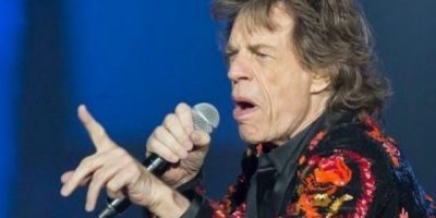 Mike Jagger sta male, i Rolling Stone cancellan...