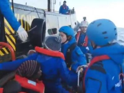 49 migranti su Ong italiana fermi davanti a Lampedusa