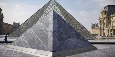 Piramide del Louvre, misteri e sorprese per il ...