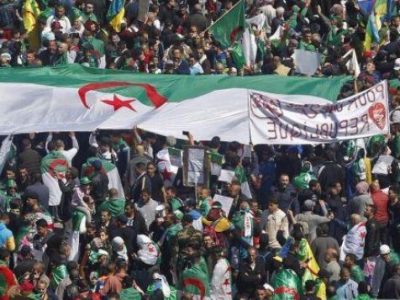 Algeri, un milione di persone in piazza per protestare