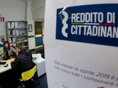 Reddito di cittadinanza 2022: nei primi 10 mesi respinte 240mila domande