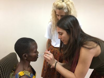 La missione di Serena: dall’Italia al Ghana per curare i malati di Parkinson